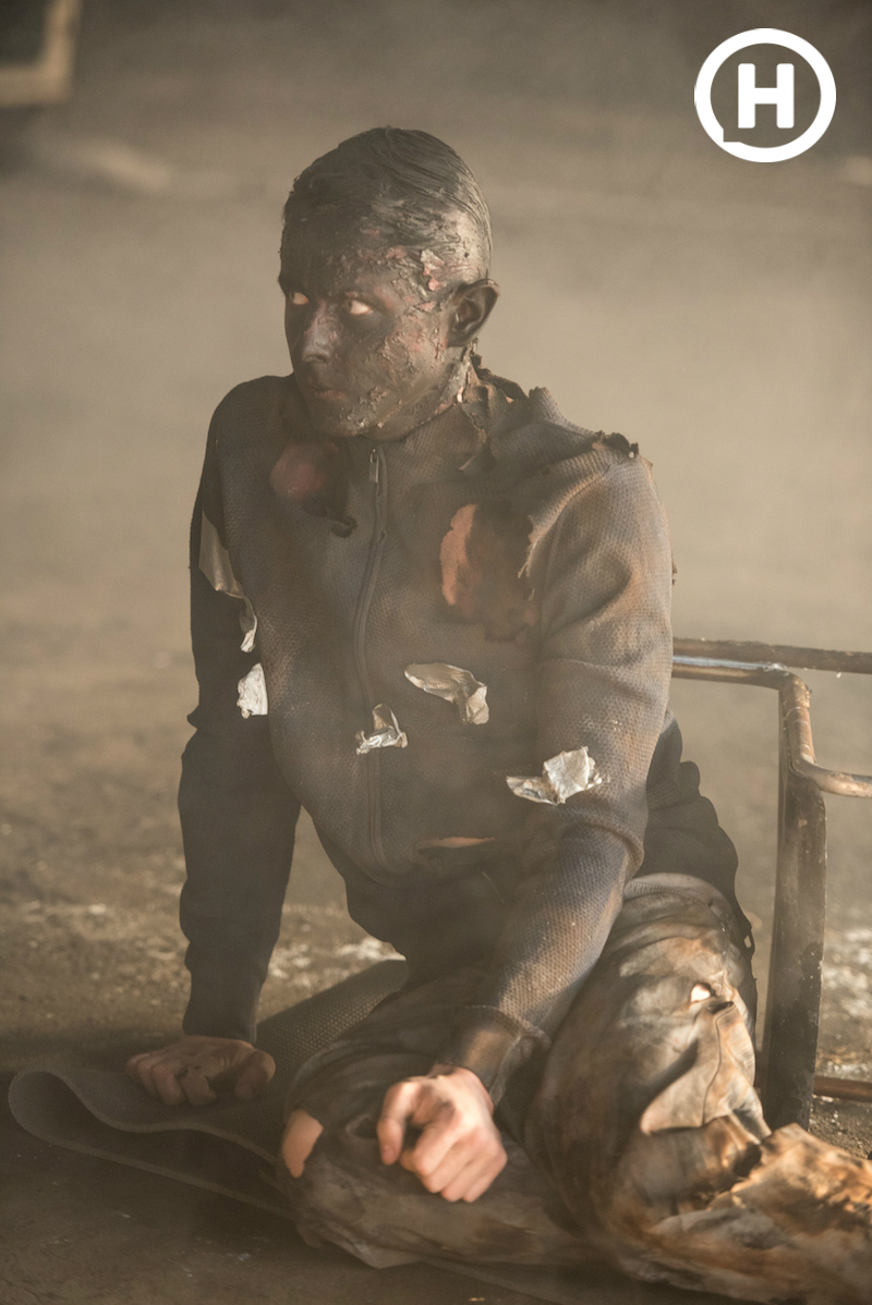 Стало известно, как снимали самую жесткую сцену с поджегом в популярном молодежном сериале